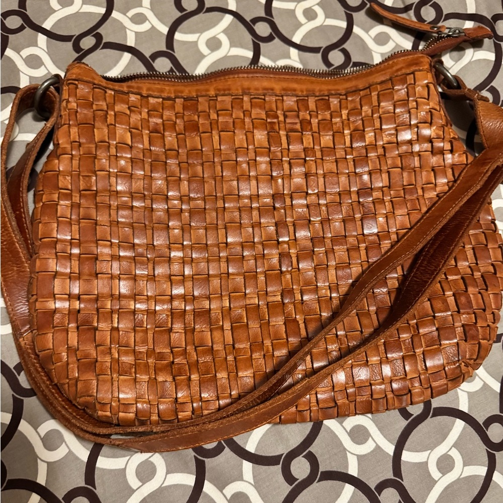 Woven Leather Shoulder Bag - Brown